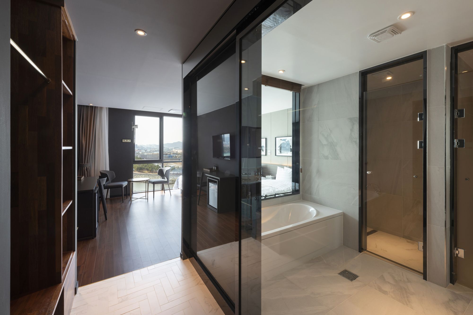Brown-Dot Hotel Shinho Пусан Екстериор снимка
